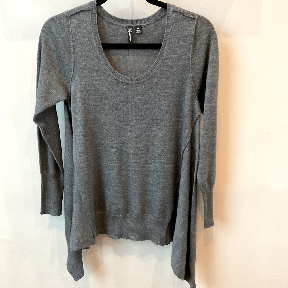 Comfortable Weekend Sweater - Picture 4 of 6